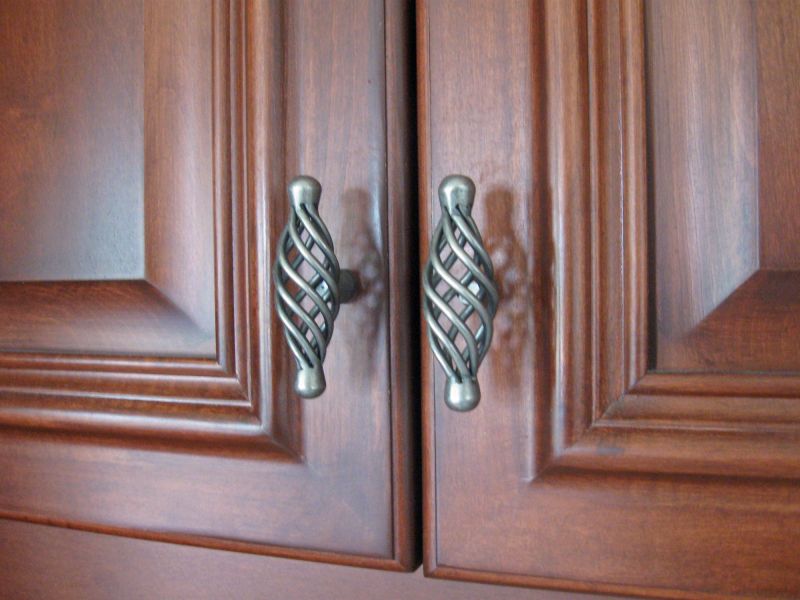 Professional Cabinet Hardware Replacement